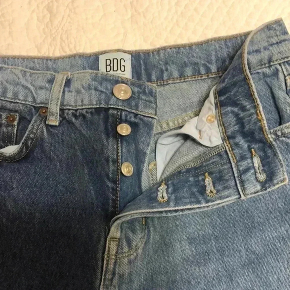 BDG Pax high rise jeans with button close. Each leg is a different color blue - Picture 4 of 7